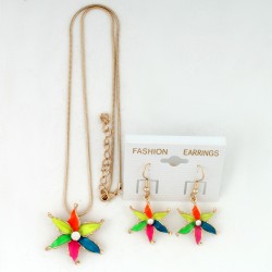 Набор из серьг и подвески на шею золотистый (8604)