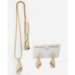 Набір із сережок та підвіски на шию золотистий (8608)